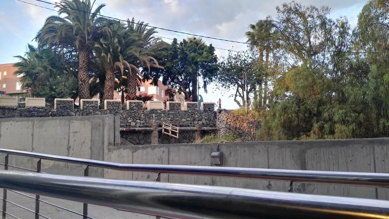 شقة بلايا دي سان خوان  في Apartamento A Pie De Playa
