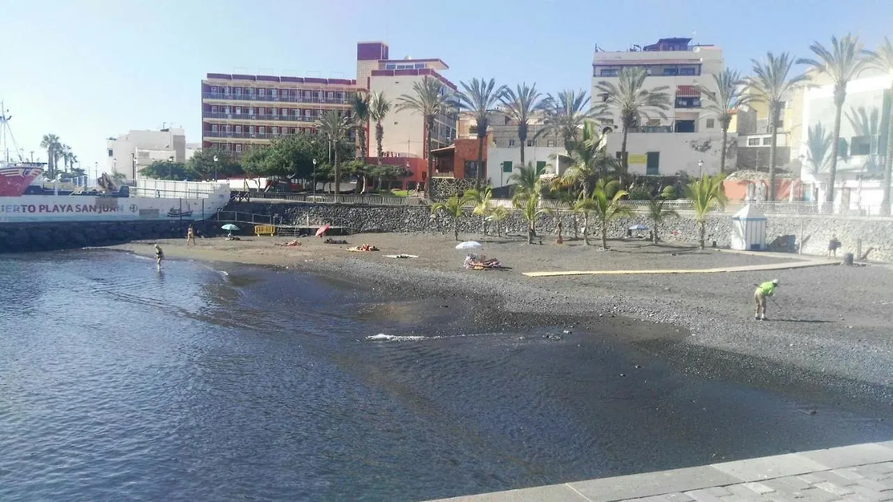 شقة بلايا دي سان خوان  في Apartamento A Pie De Playa إسبانيا