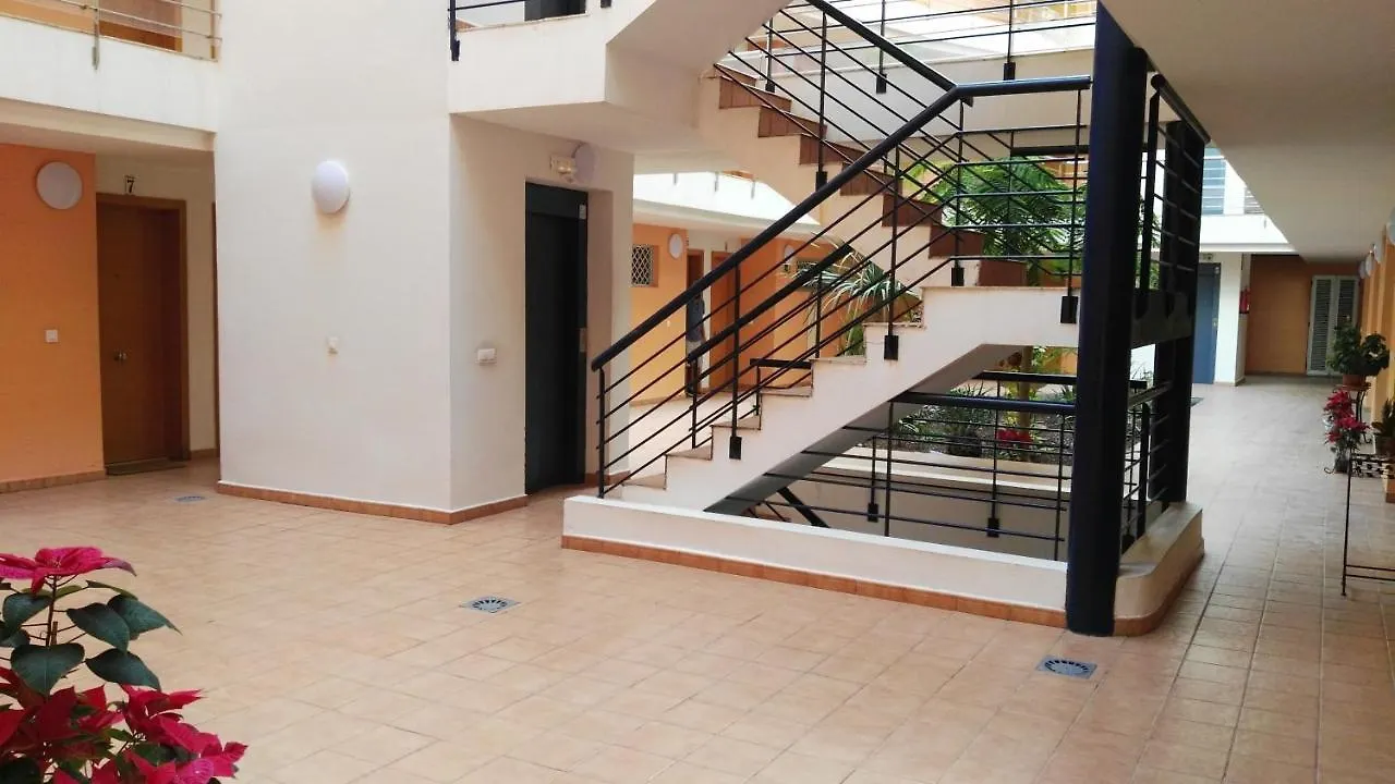 شقة بلايا دي سان خوان  في Apartamento A Pie De Playa